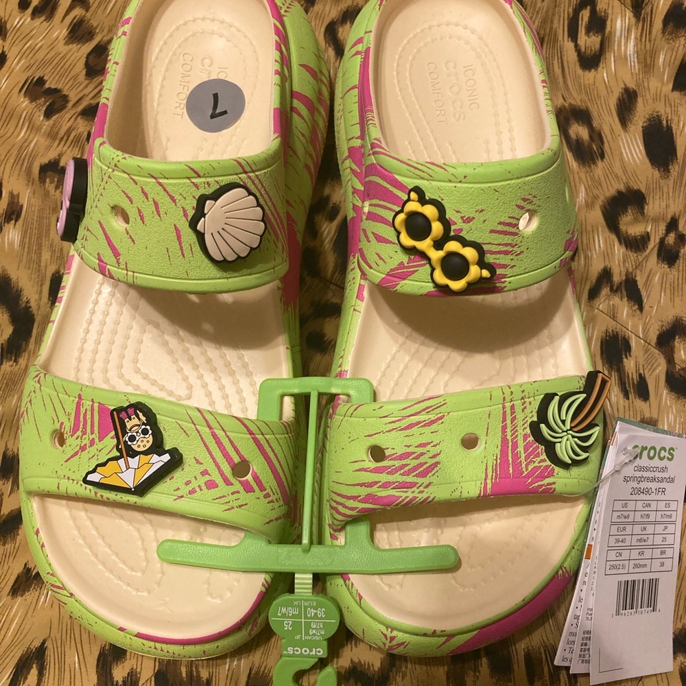 “AKA” CROC CLASSICCRUSH SPRING BREAK SANDAL BNWT!!!